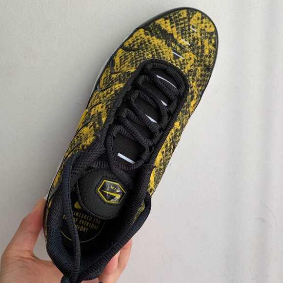Air Max Plus Snakeskin Womens - Picture 3 of 9